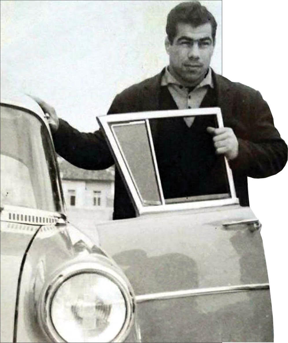 آب این سقاخانه با همت خاندان تختی خنک میشد