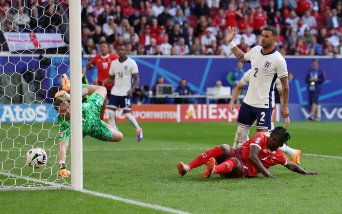 صعود انگلیسی ها به نیمه نهایی در ضیافت پنالتی ها | ترمز شگفتی سازی سوئیس کشیده شد