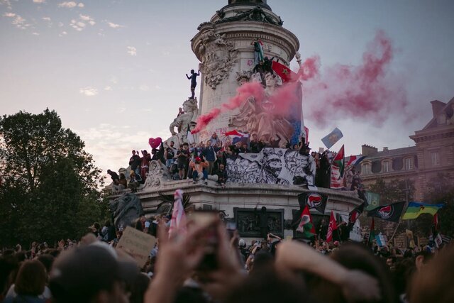 پیروزی چپ‌های فرانسه + تصاویر | شوک به لوپن و پارلمان بلاتکلیف