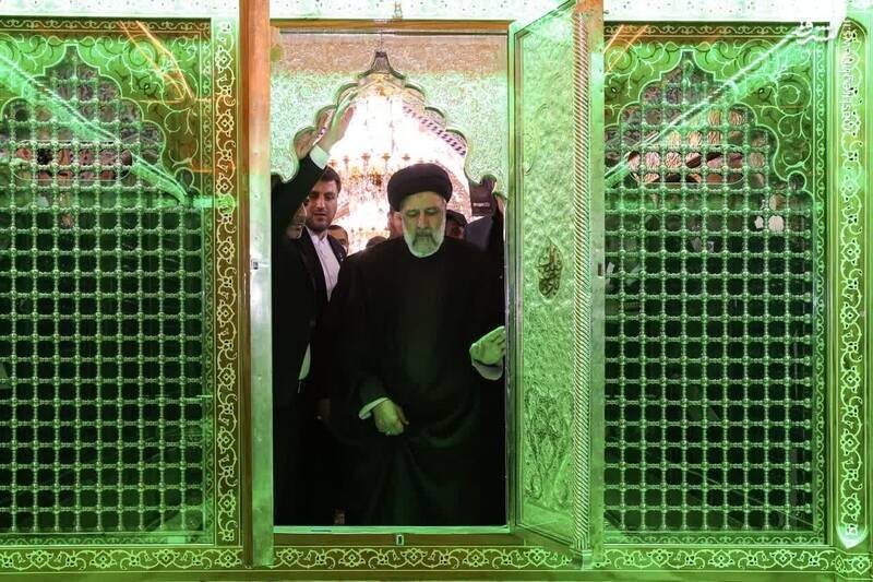 گریه های شهید رئیسی در حرم حضرت رقیه(س) | تصاویر