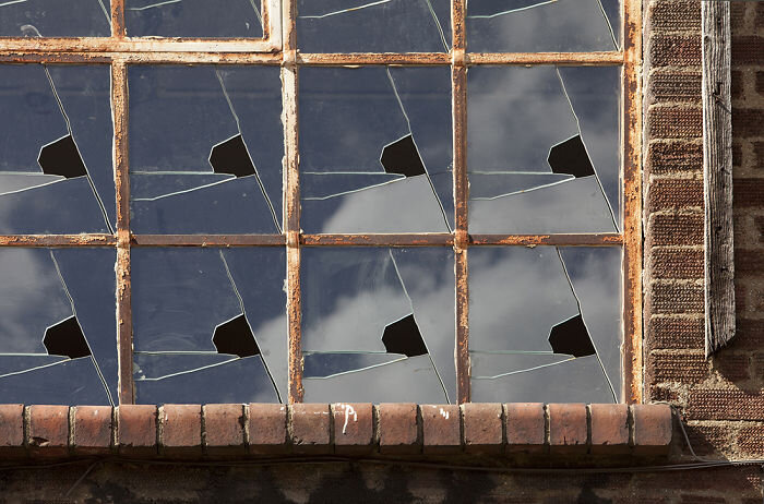 تصاویری از ساختمان هایی عجیب و هنرمندانه از یک معمار خلاق | چیزی که چشم می بیند را باور کنیم؟