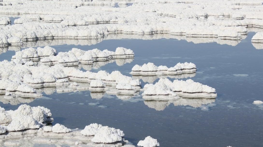 اولین آبشار نمکی جهان در ایران + تصاویر و فیلم