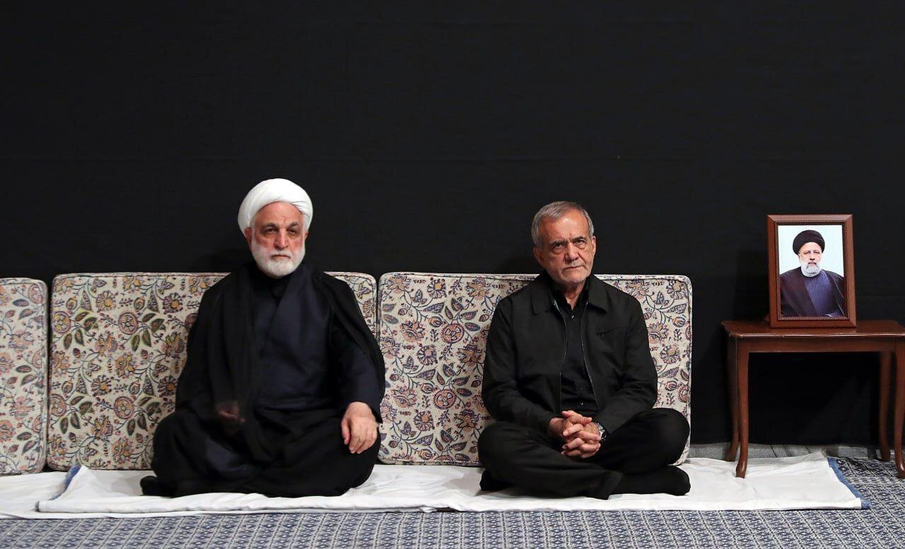 برگزاری اولین شب مراسم عزاداری امام حسین(ع) با حضور رهبر انقلاب | تصاویر