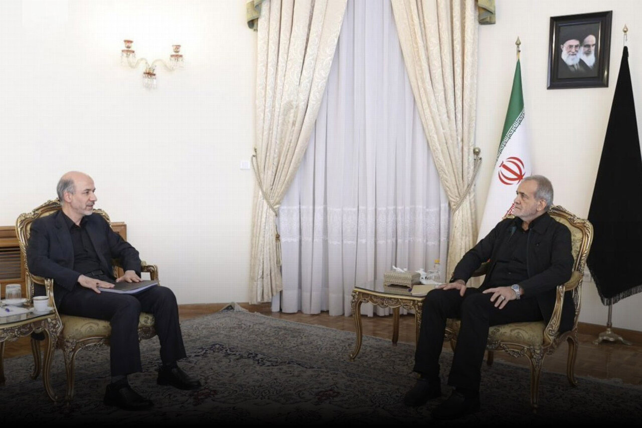 وزیر نیرو با پزشکیان دیدار کرد + عکس | ارائه گزارش آخرین وضعیت انرژی کشور به رئیسجمهور منتخب