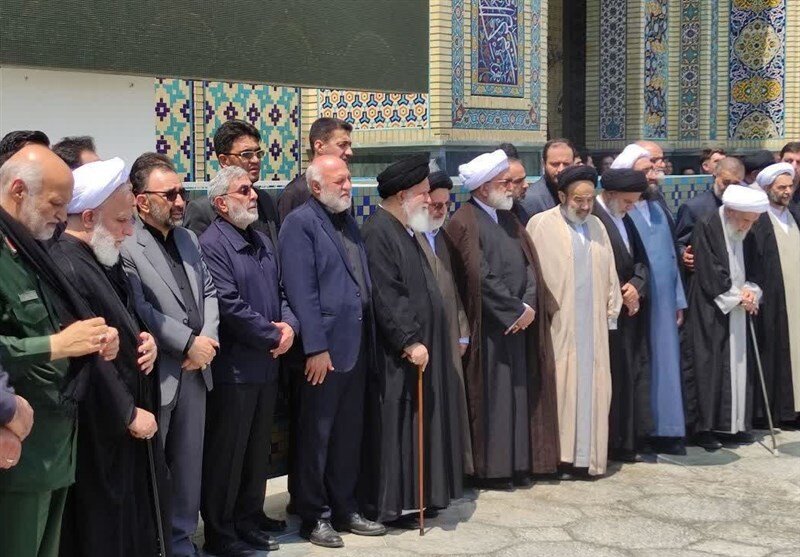 تشییع و تدفین پدر شهیدان حجازی در حرم رضوی | حضور فرمانده نیروی قدس سپاه | تصاویر