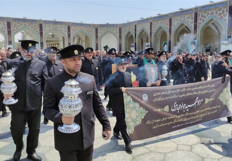 تشییع و تدفین پدر شهیدان حجازی در حرم رضوی | حضور فرمانده نیروی قدس سپاه | تصاویر