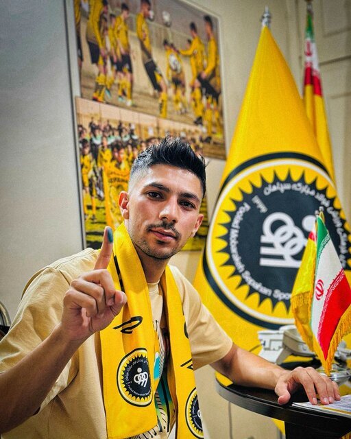 عکس | گزینه اول پرسپولیس در نقل و انتقالات رسماً به سپاهان پیوست