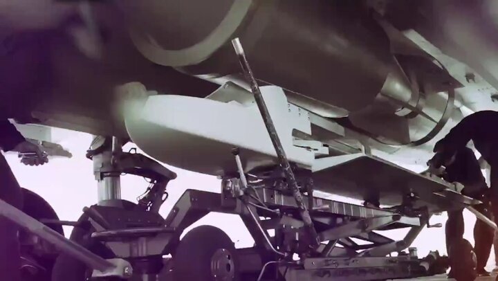 جدیدترین بمب هدایت شونده روسیه + ویدئو |‌ شیوه هدف گیری این بمب را ببینید