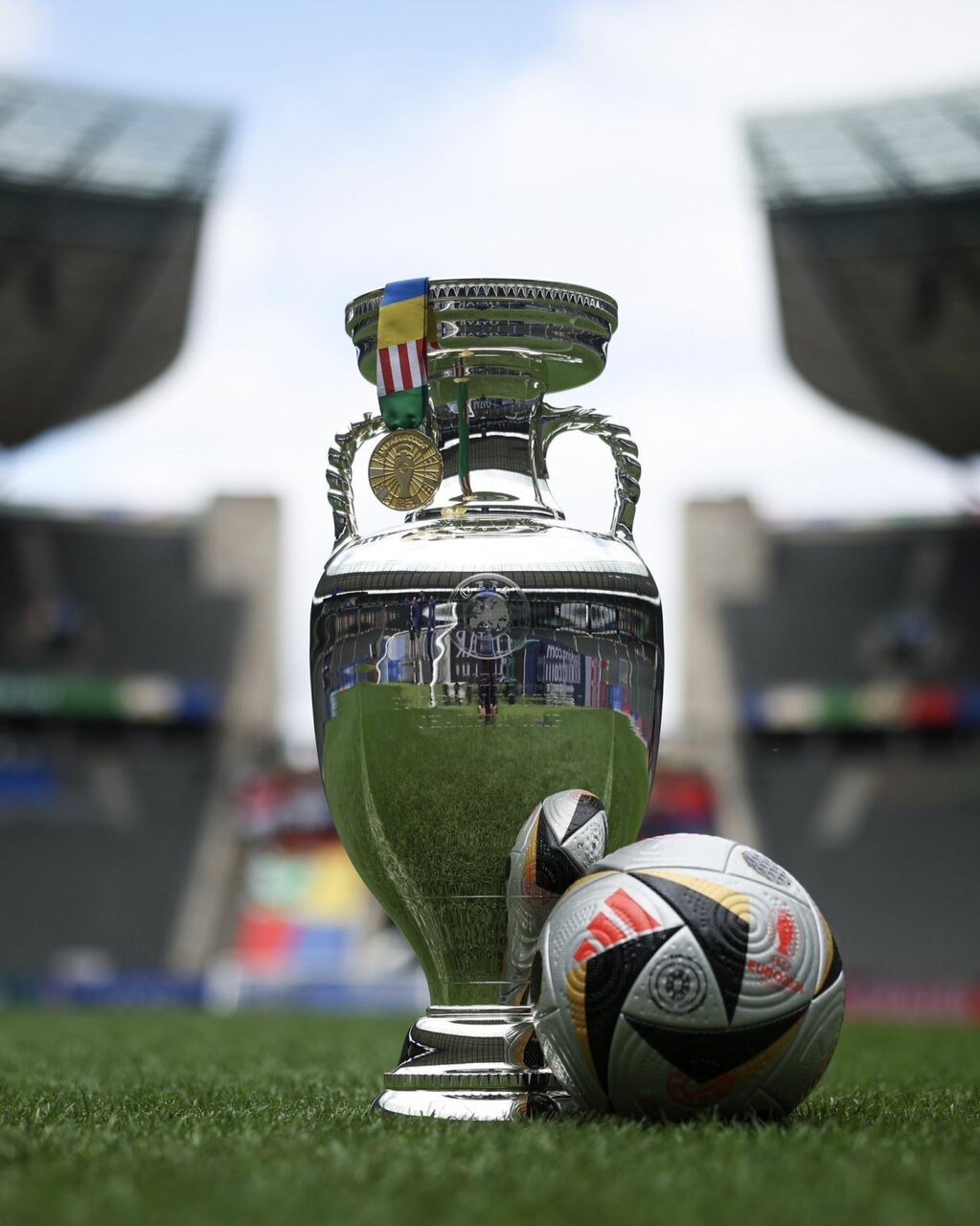 رونمایی از مدال طلای یورو ۲۰۲۴ + عکس