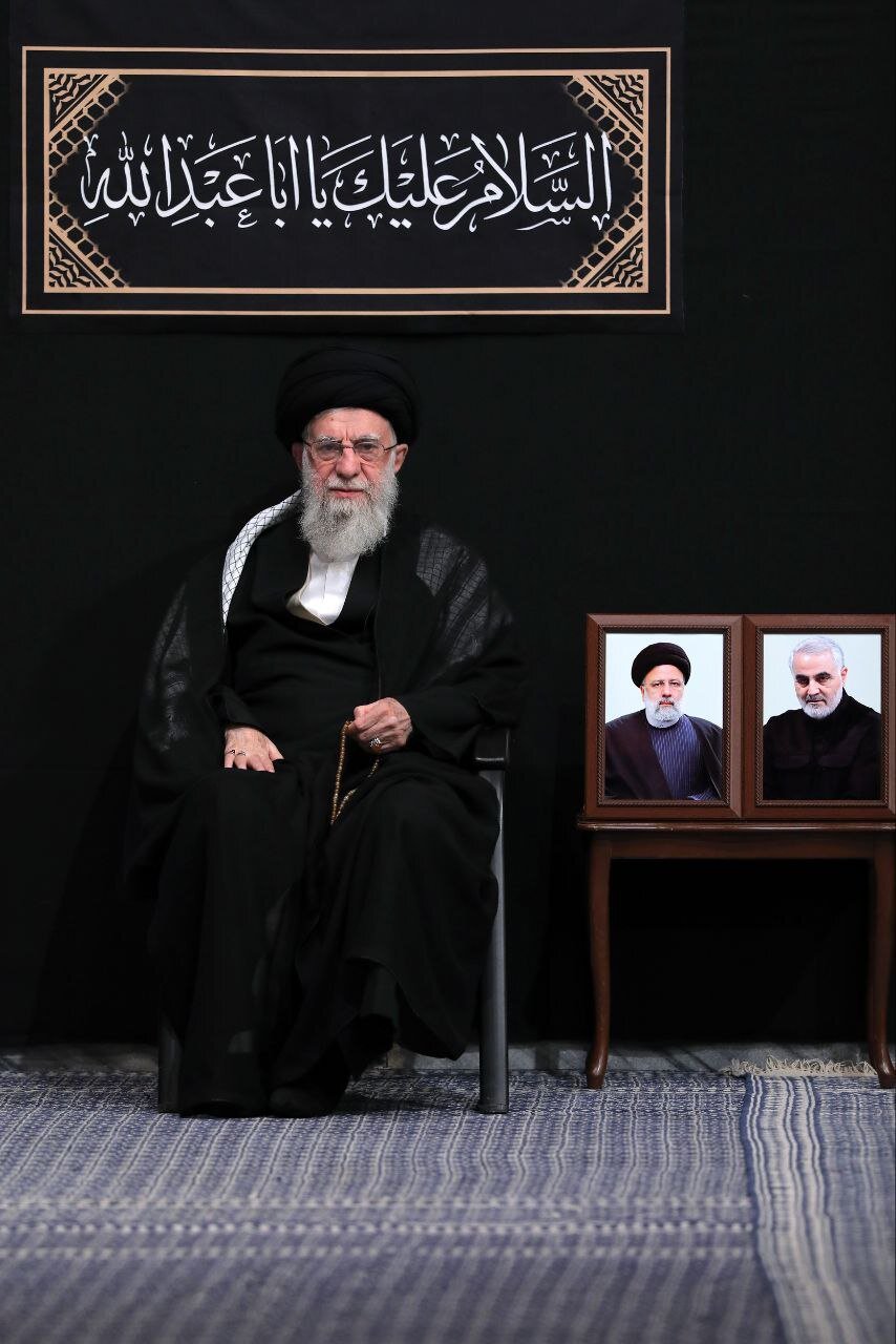 مراسم عزاداری شب تاسوعای حسینی در حسینیه امام خمینی(ره) + تصاویر