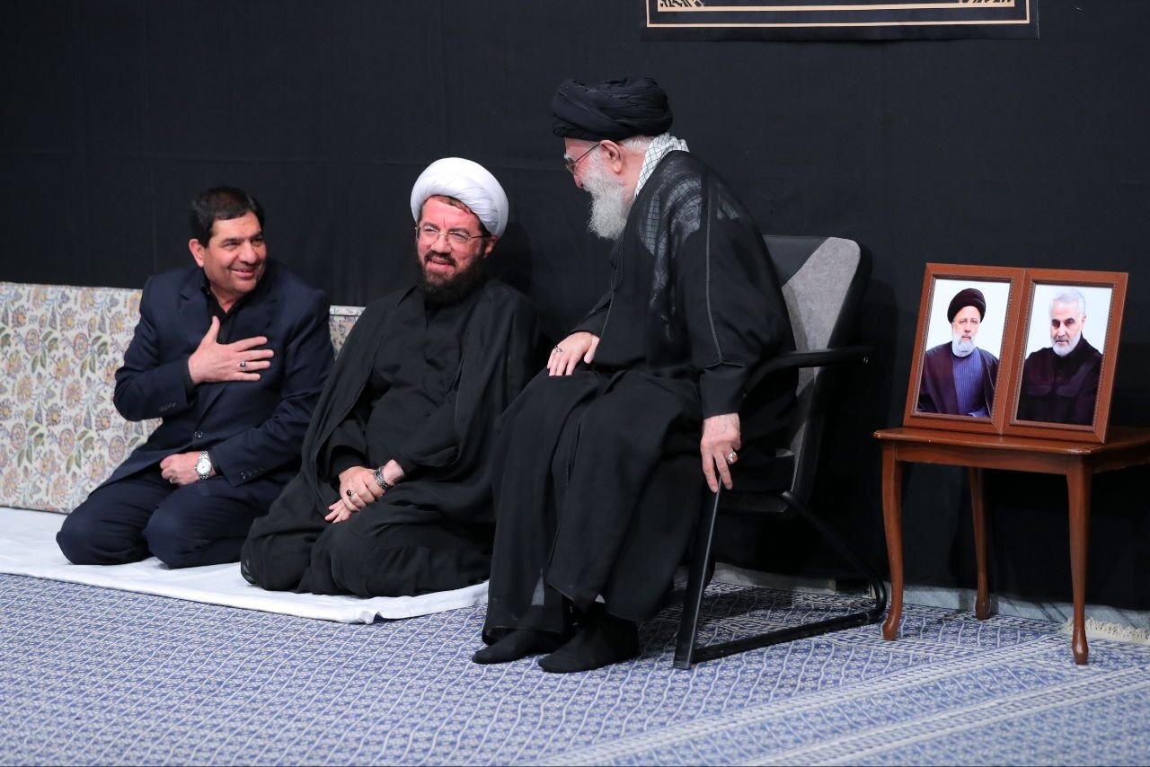 مراسم عزاداری شب تاسوعای حسینی در حسینیه امام خمینی(ره) + تصاویر