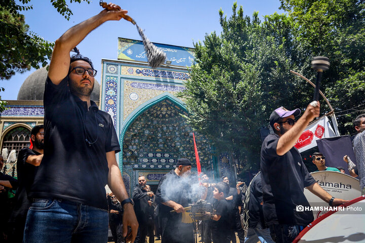 مراسم عزاداری ظهر روز عاشورا در قلهک تهران| تصاویر
