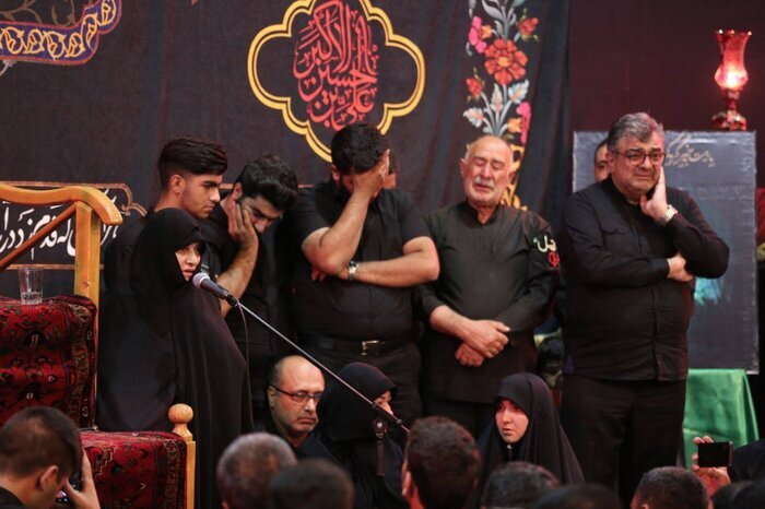 تصاویر سخنرانی همسر شهید رئیسی در حسینیه اعظم زنجان | شهید رییسی زندگی را معنی کرد