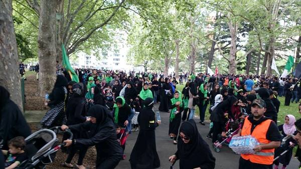 بسامد جهانی محرم | از علمکشی در لسآنجلس تا عزاداری قایقی در کشمیر