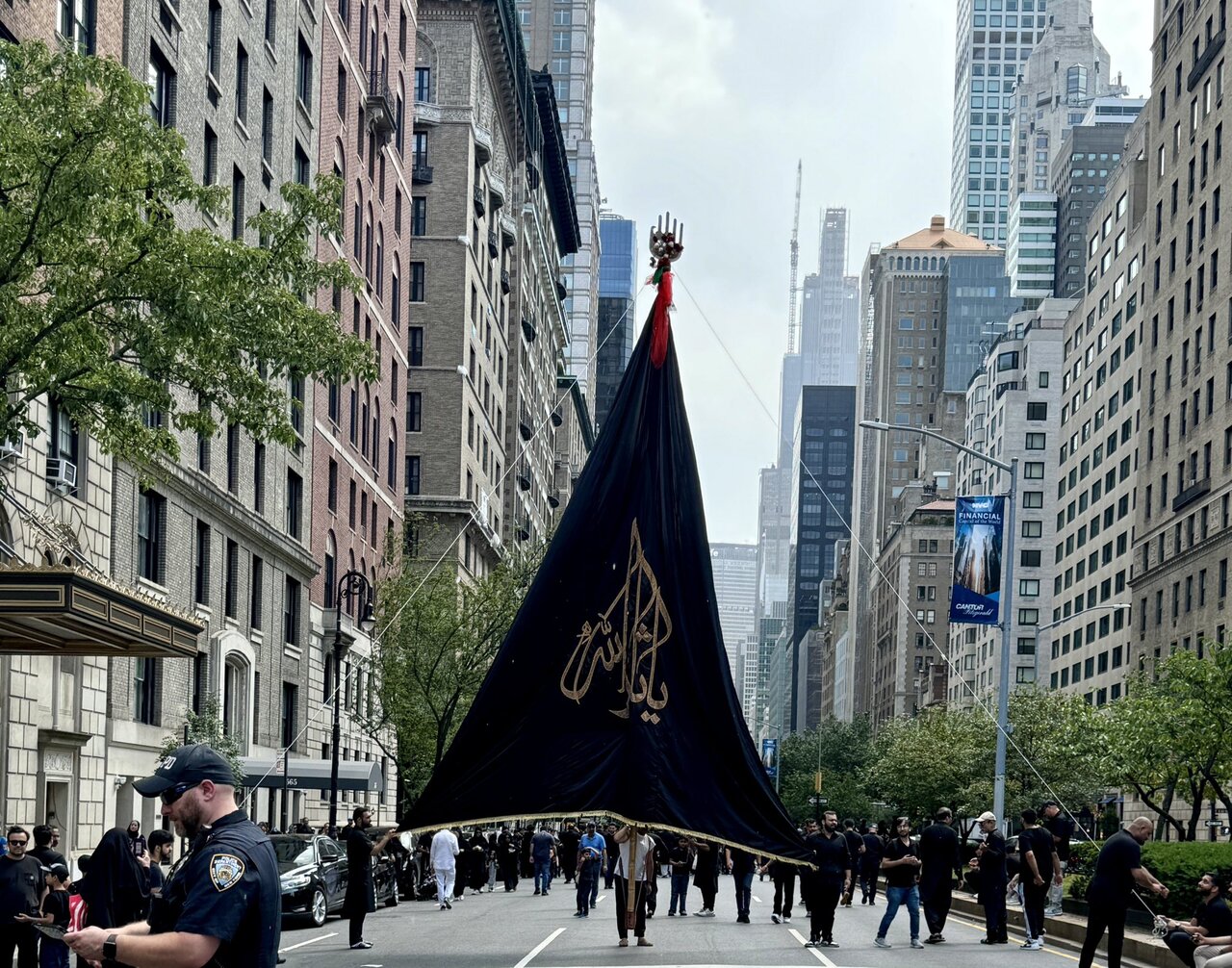 بسامد جهانی محرم | از علمکشی در لسآنجلس تا عزاداری قایقی در کشمیر