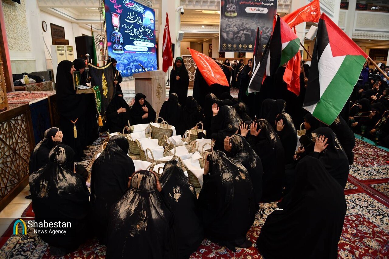 گل مالی و مرثیهسرایی بانوان شیرازی در رثای حضرت سید الشهدا(ع) | تصاویر