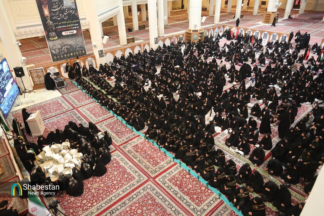 گل مالی و مرثیهسرایی بانوان شیرازی در رثای حضرت سید الشهدا(ع) | تصاویر
