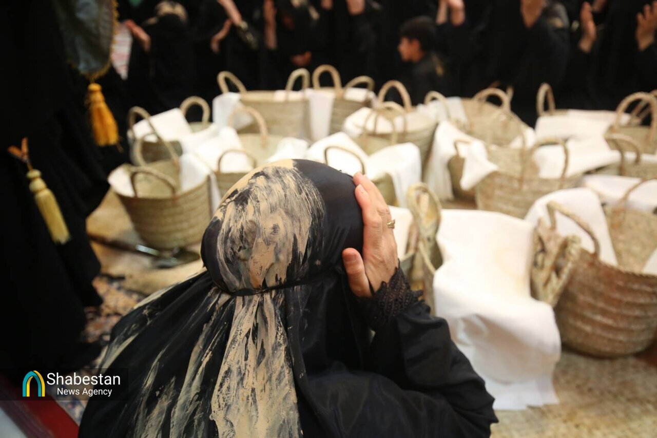 گل مالی و مرثیه‌سرایی بانوان شیرازی در رثای حضرت سید الشهدا(ع) | تصاویر