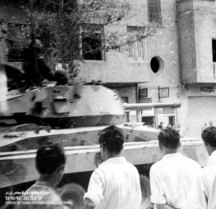 تصاویر تاریخی از وقایع ۳۰ تیر ۱۳۳۱ | دلیل نامگذاری خیابان ۳۰ تیر
