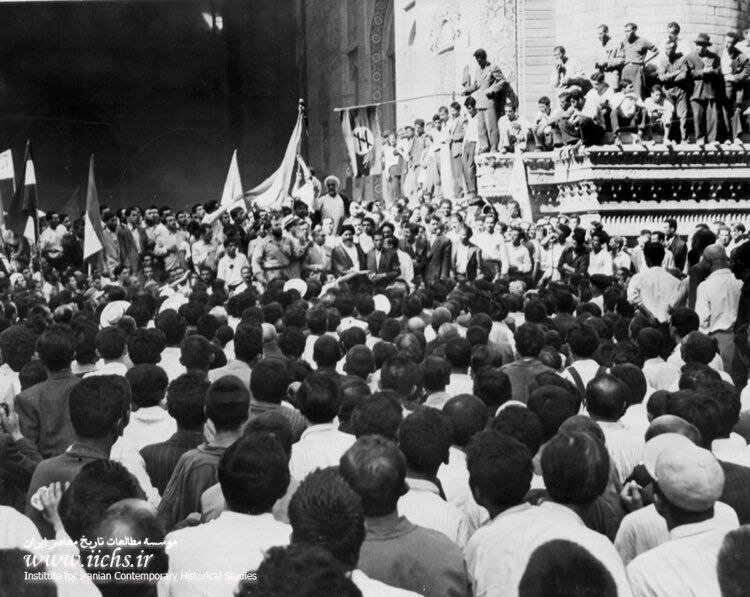 تصاویر تاریخی از وقایع ۳۰ تیر ۱۳۳۱ | دلیل نامگذاری خیابان ۳۰ تیر