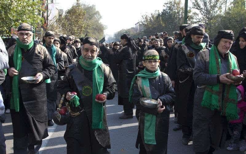 آیین های عزاداری محرم در استان ها | رسم سقایی در همدان + فیلم