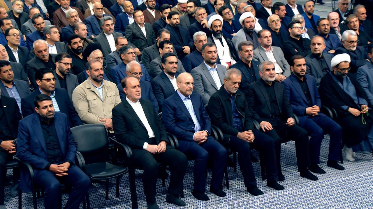حضور رئیس‌جمهور منتخب در دیدار نمایندگان مجلس با رهبر انقلاب | عکس