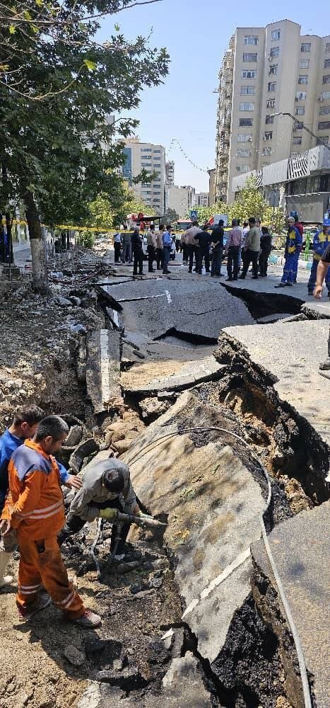 شهردار تهران در محل فرونشست خیابان ولیعصر(عج)