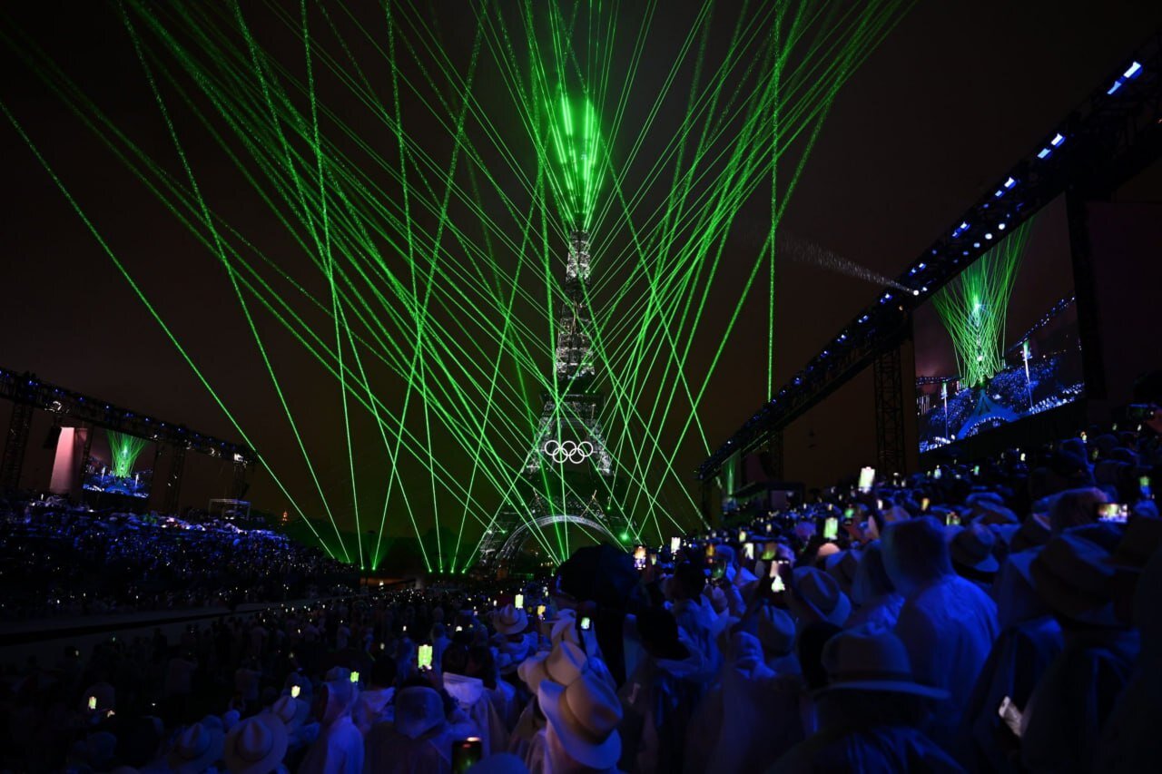 نورافشانی خاص برج ایفل، سمبل شهر پاریس در شب افتتاحیه المپیک ۲۰۲۴ | تصاویر