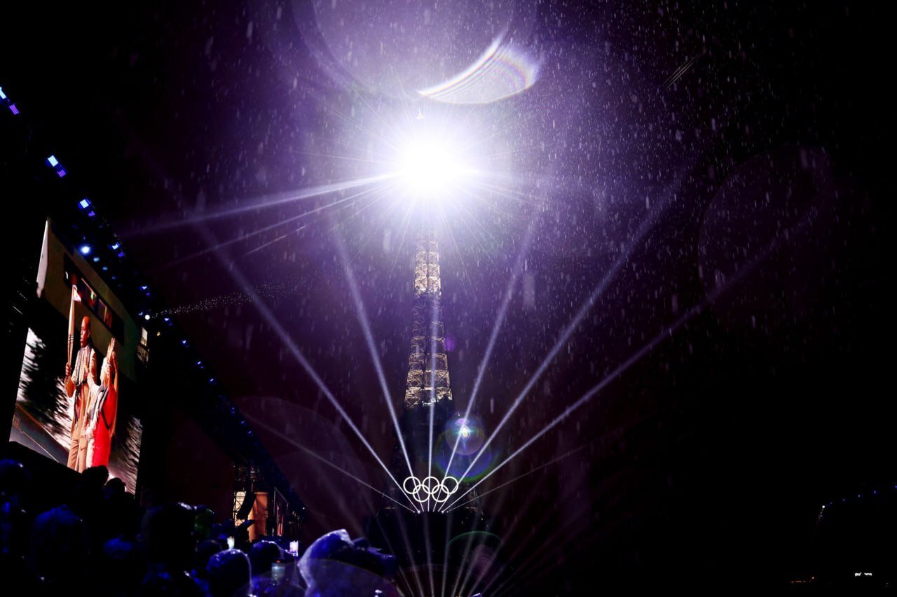 نورافشانی خاص برج ایفل، سمبل شهر پاریس در شب افتتاحیه المپیک ۲۰۲۴ | تصاویر