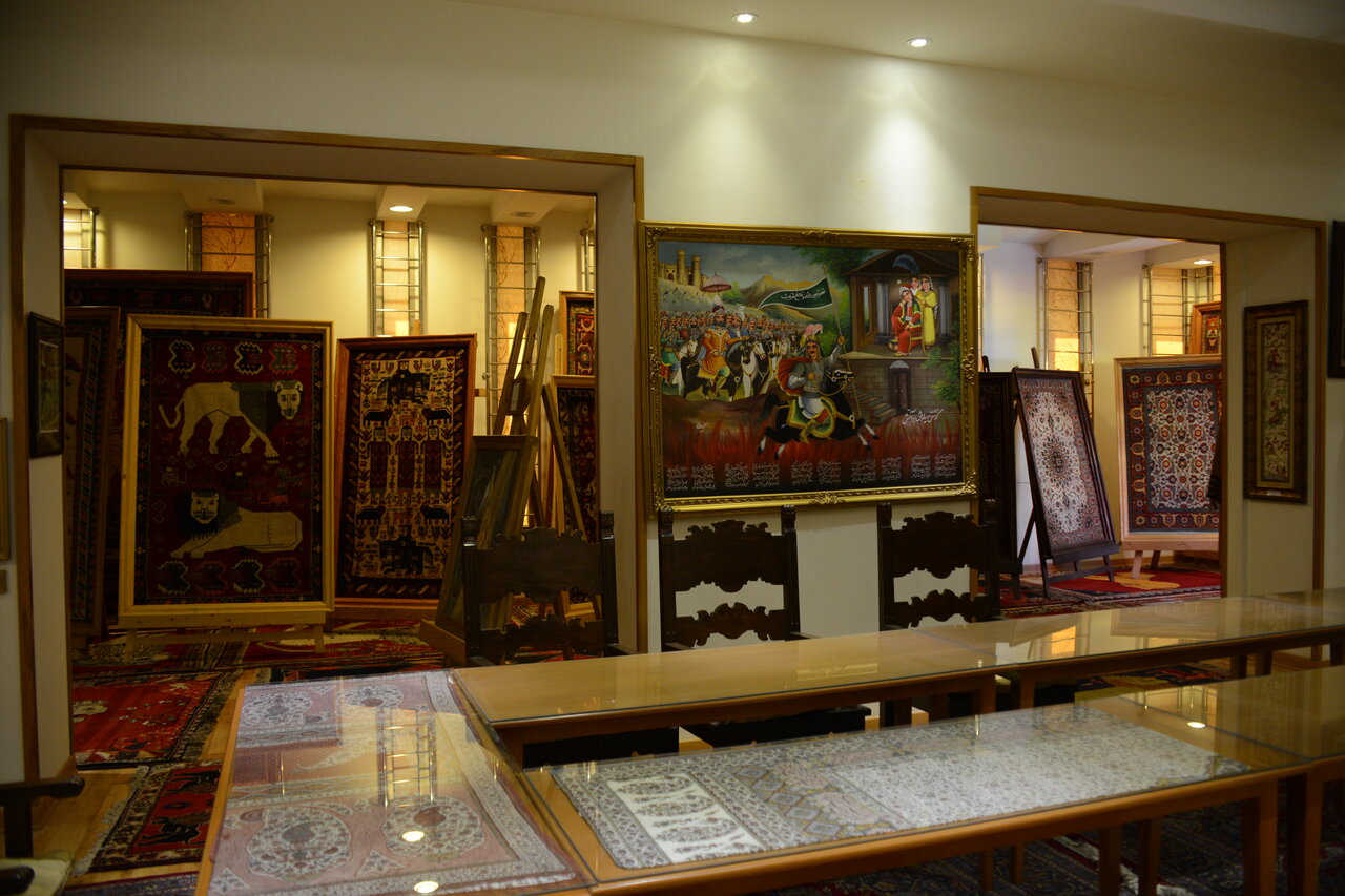 تماشای هدایای سران کشورها در موزه امیرکبیر