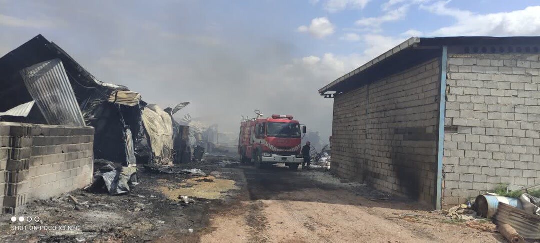 کارخانه یخچال سازی سیلوان در آتش سوخت | فیلم و عکس