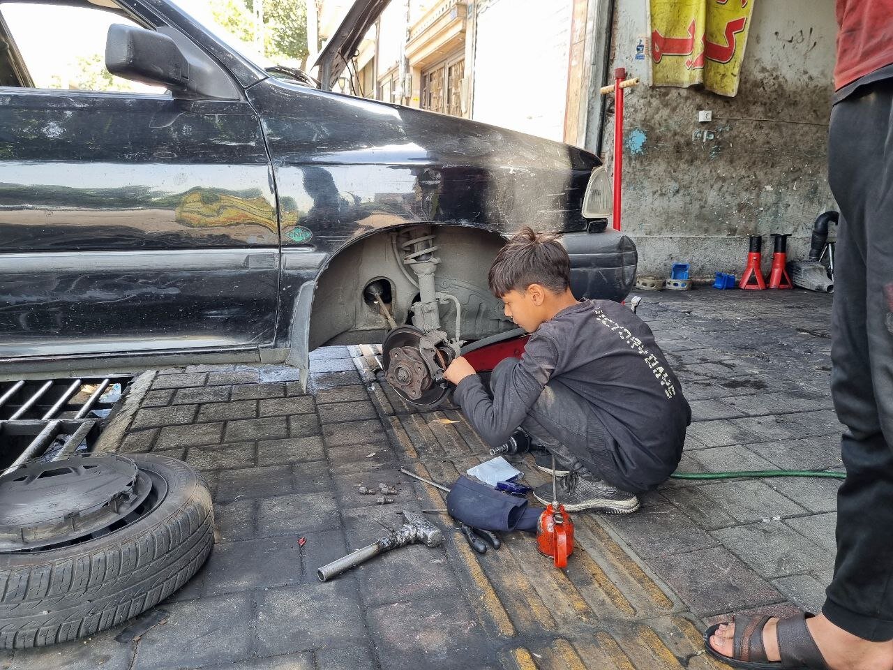 حال و هوای بچه هایی که تابستان مشغول حرفه آموزی اند | بیکار نخواهیم ماند