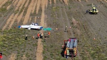 سقوط یک هواپیما در انگلیس؛ ۲ نفر کشته شدند  | تصاویر