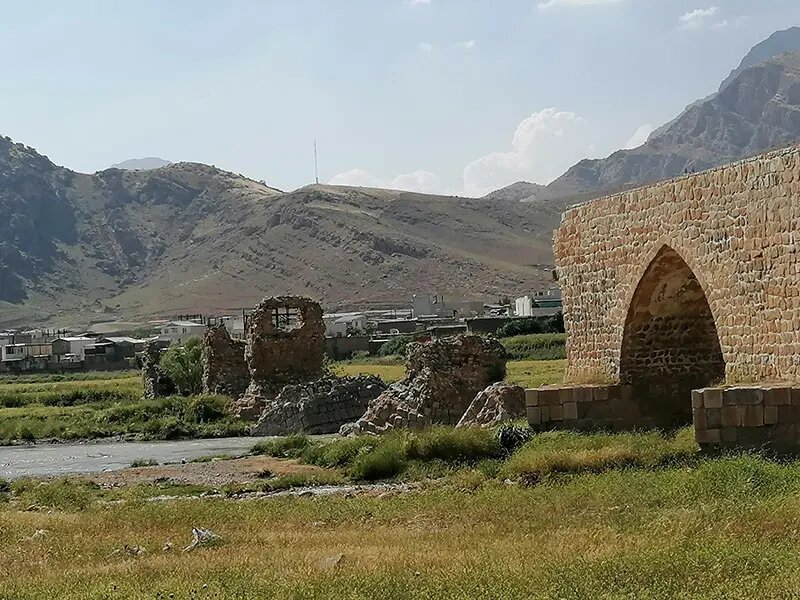 آبشار بیشه لرستان، نگینی در دل جنگل های بلوط