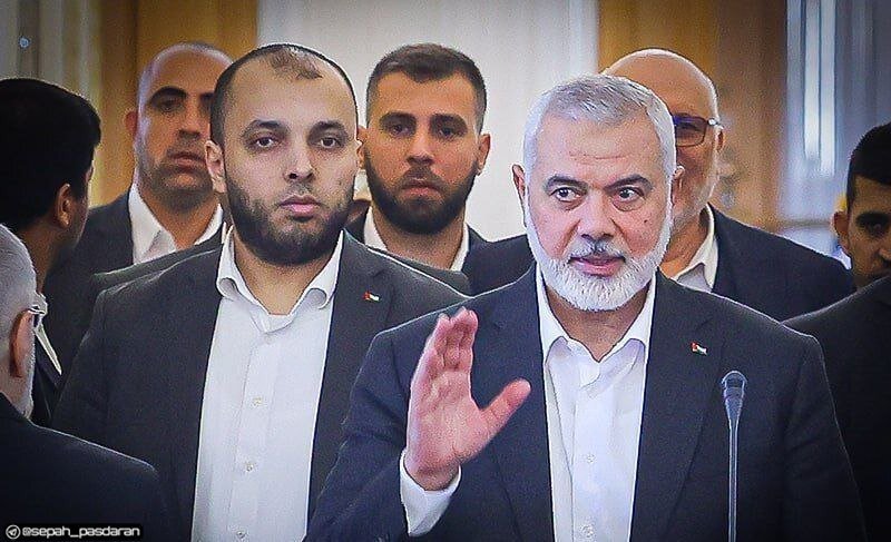 شهید اسماعیل هنیه و محافظ ایشان که به شهادت رسید | عکس