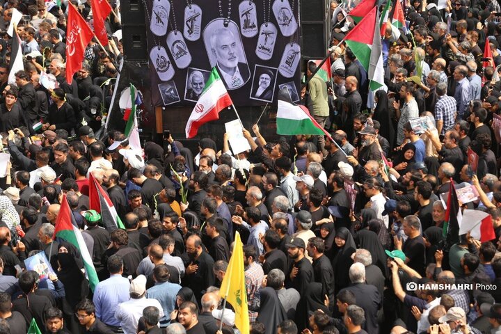 تشییع پیکر شهید «اسماعیل هنیه» بر دستان مردم تهران