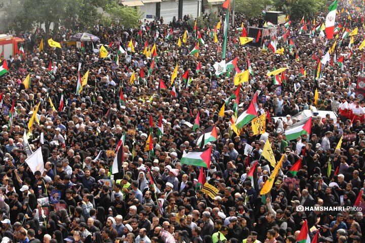 تشییع پیکر شهید «اسماعیل هنیه» بر دستان مردم تهران