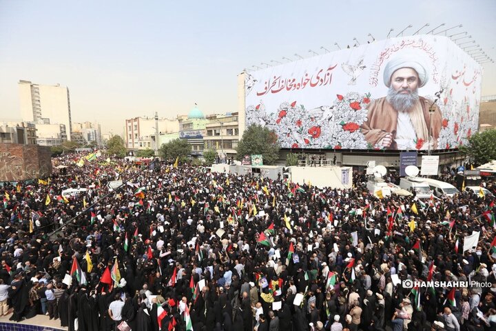 تشییع پیکر شهید «اسماعیل هنیه» بر دستان مردم تهران