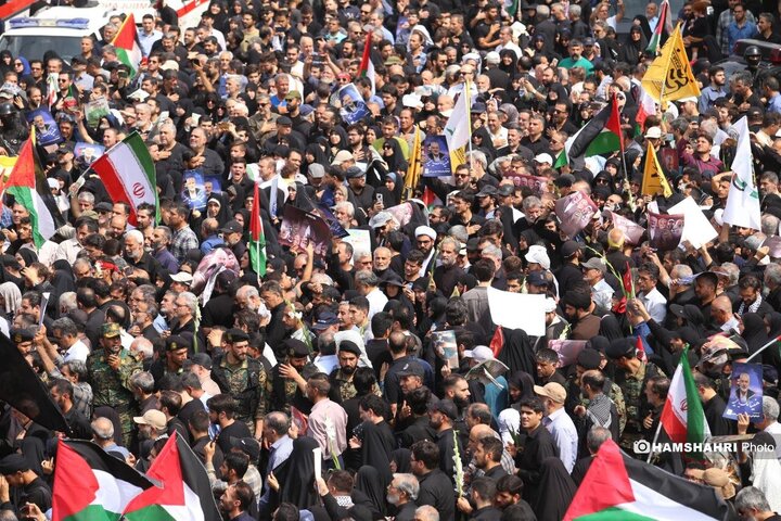 تشییع پیکر شهید «اسماعیل هنیه» بر دستان مردم تهران