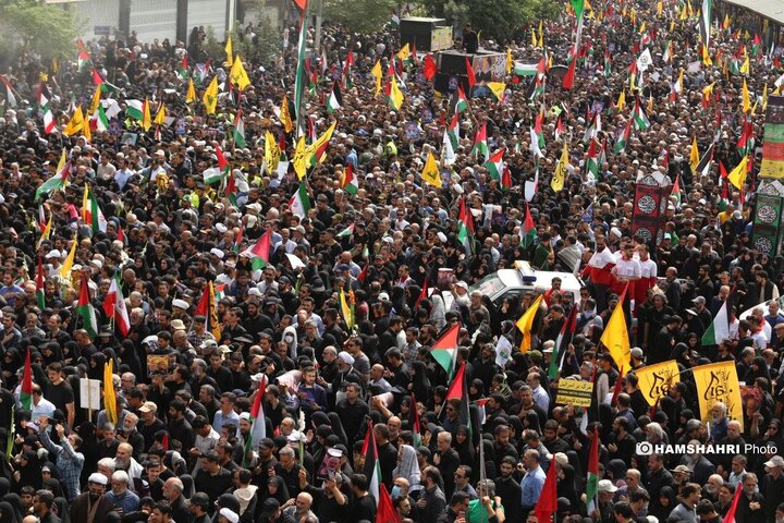 تشییع پیکر شهید «اسماعیل هنیه» بر دستان مردم تهران