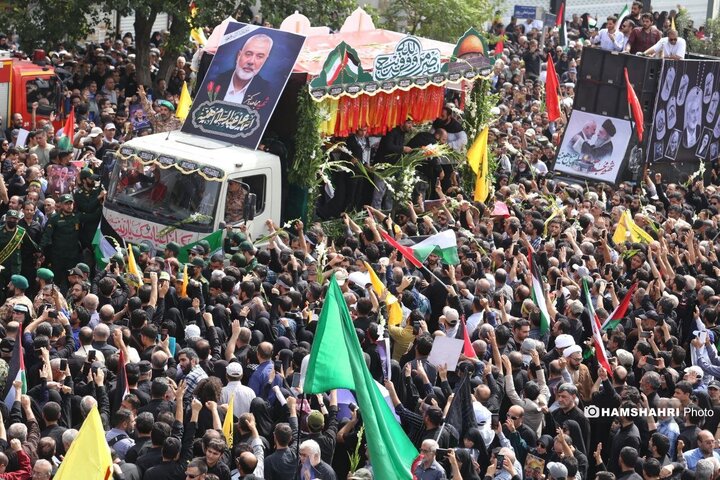 تشییع پیکر شهید «اسماعیل هنیه» بر دستان مردم تهران