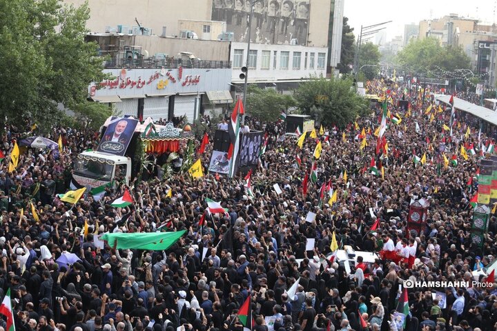 تشییع پیکر شهید «اسماعیل هنیه» بر دستان مردم تهران