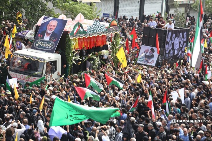 تشییع پیکر شهید «اسماعیل هنیه» بر دستان مردم تهران