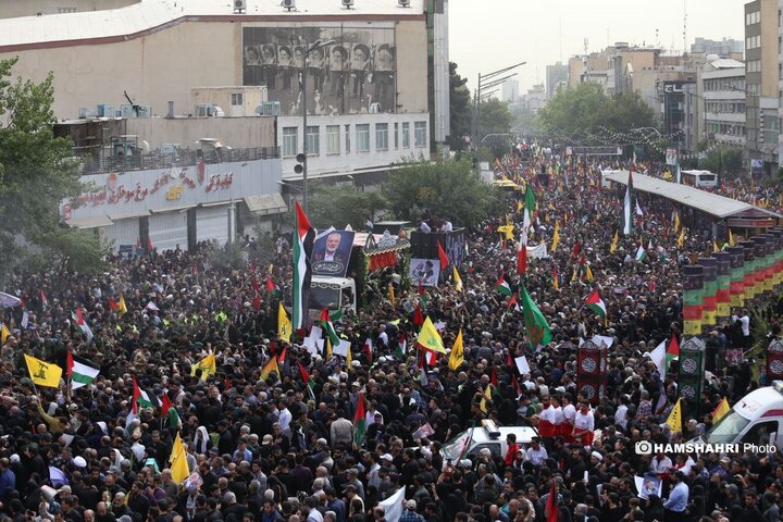 تشییع پیکر شهید «اسماعیل هنیه» بر دستان مردم تهران