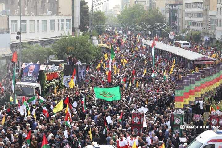 تشییع پیکر شهید «اسماعیل هنیه» بر دستان مردم تهران