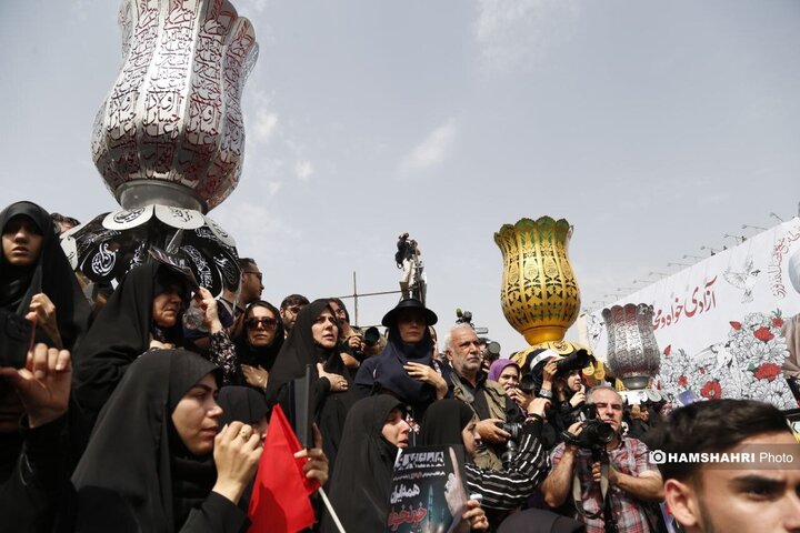 تشییع پیکر شهید «اسماعیل هنیه» بر دستان مردم تهران -2