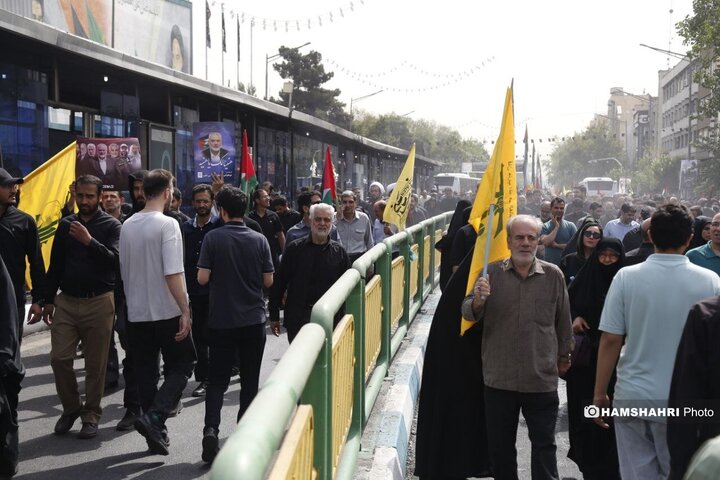 تشییع پیکر شهید «اسماعیل هنیه» بر دستان مردم تهران -2