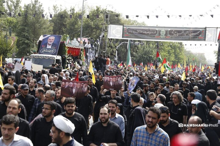 تشییع پیکر شهید «اسماعیل هنیه» بر دستان مردم تهران -2