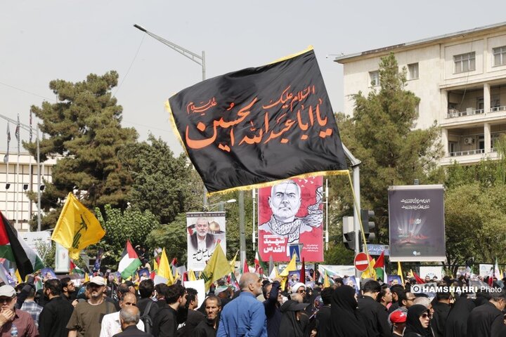 تشییع پیکر شهید «اسماعیل هنیه» بر دستان مردم تهران -2