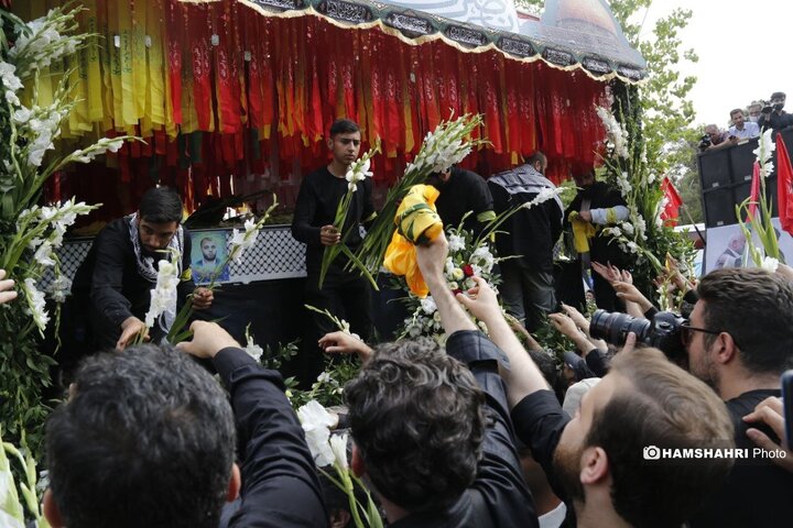 تشییع پیکر شهید «اسماعیل هنیه» بر دستان مردم تهران -2